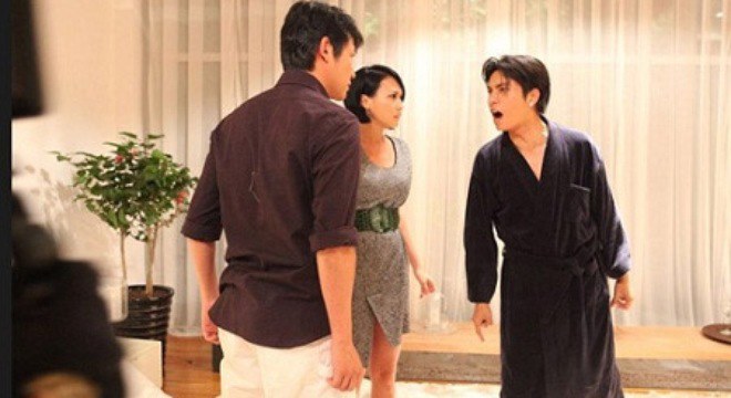 Đi công tác về, vợ chu đáo bê bát chè ra mời, tôi đau đớn đệ đơn ly hôn - 2