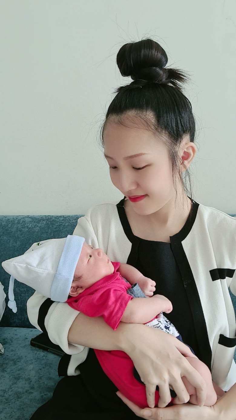 Mẹ bầu đang ngủ thì đau đẻ, chồng bất đắc dĩ đỡ đẻ cho vợ, bác sĩ chạy đến cửa phòng bé đã chào đời - 6