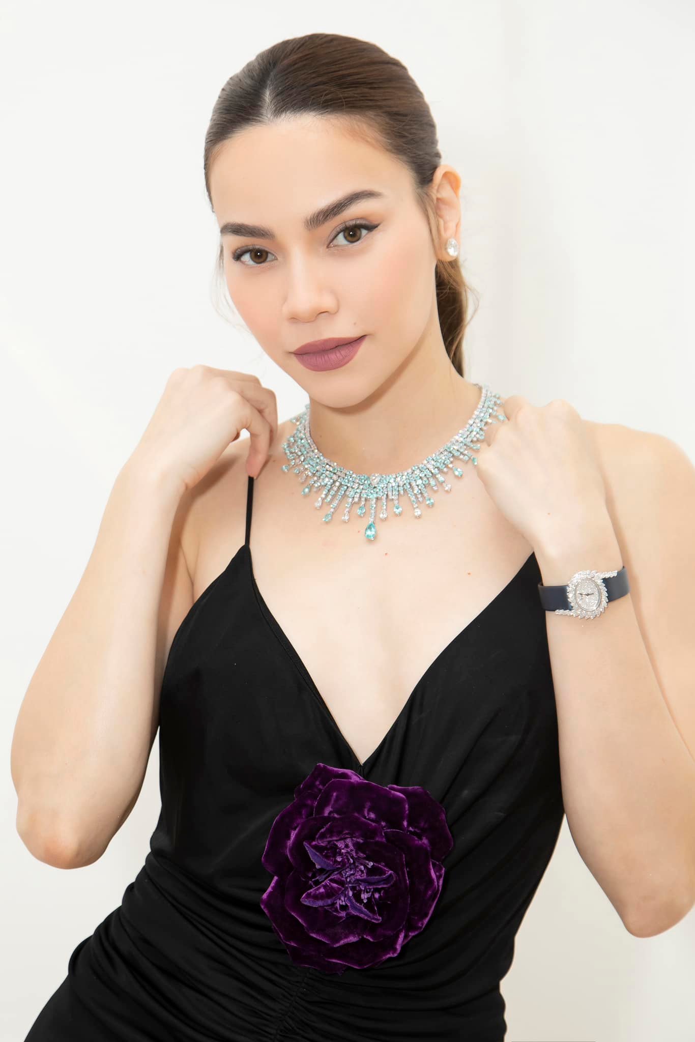 Thua chiều cao nhưng Ninh Dương Lan Ngọc "lấn át" Hồ Ngọc Hà nhờ áo cut-out - 8