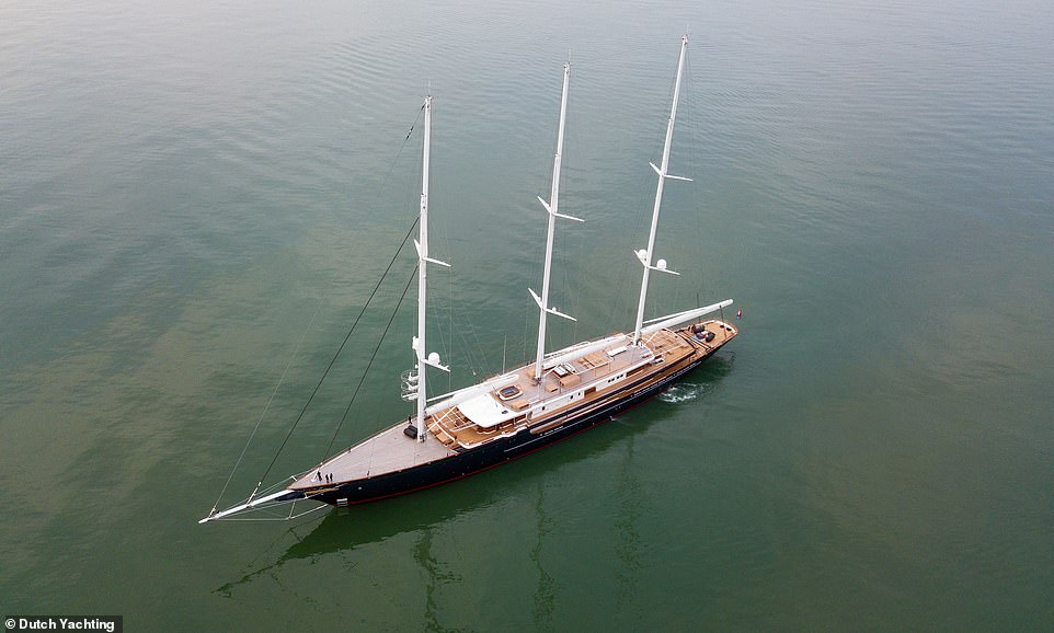 Hình ảnh mới về siêu du thuyền 500 triệu USD cao nhất thế giới của tỷ phú Jeff Bezos - 3