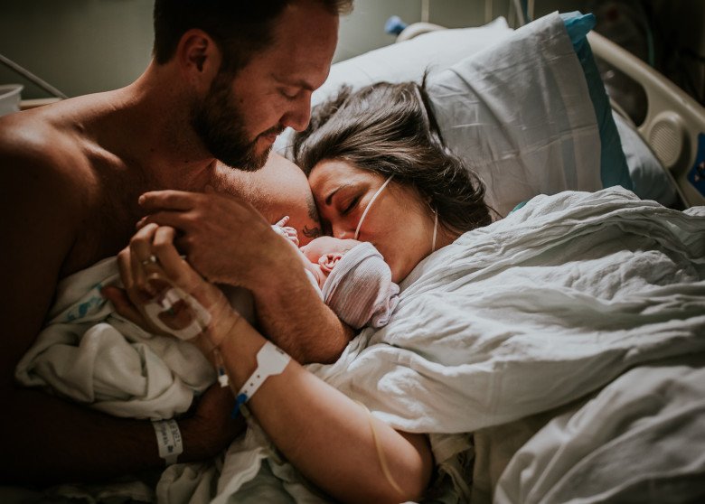 Tan chảy với những nụ hôn ngọt ngào trong phòng sinh - 10