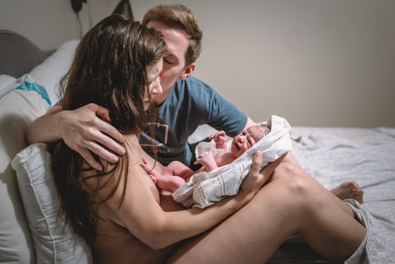 Tan chảy với những nụ hôn ngọt ngào trong phòng sinh - 6