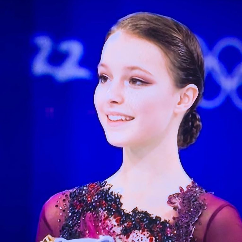 "Thiên thần trượt băng" người Nga gây xôn xao vì nhan sắc hoàn mỹ ở tuổi 19 - 2