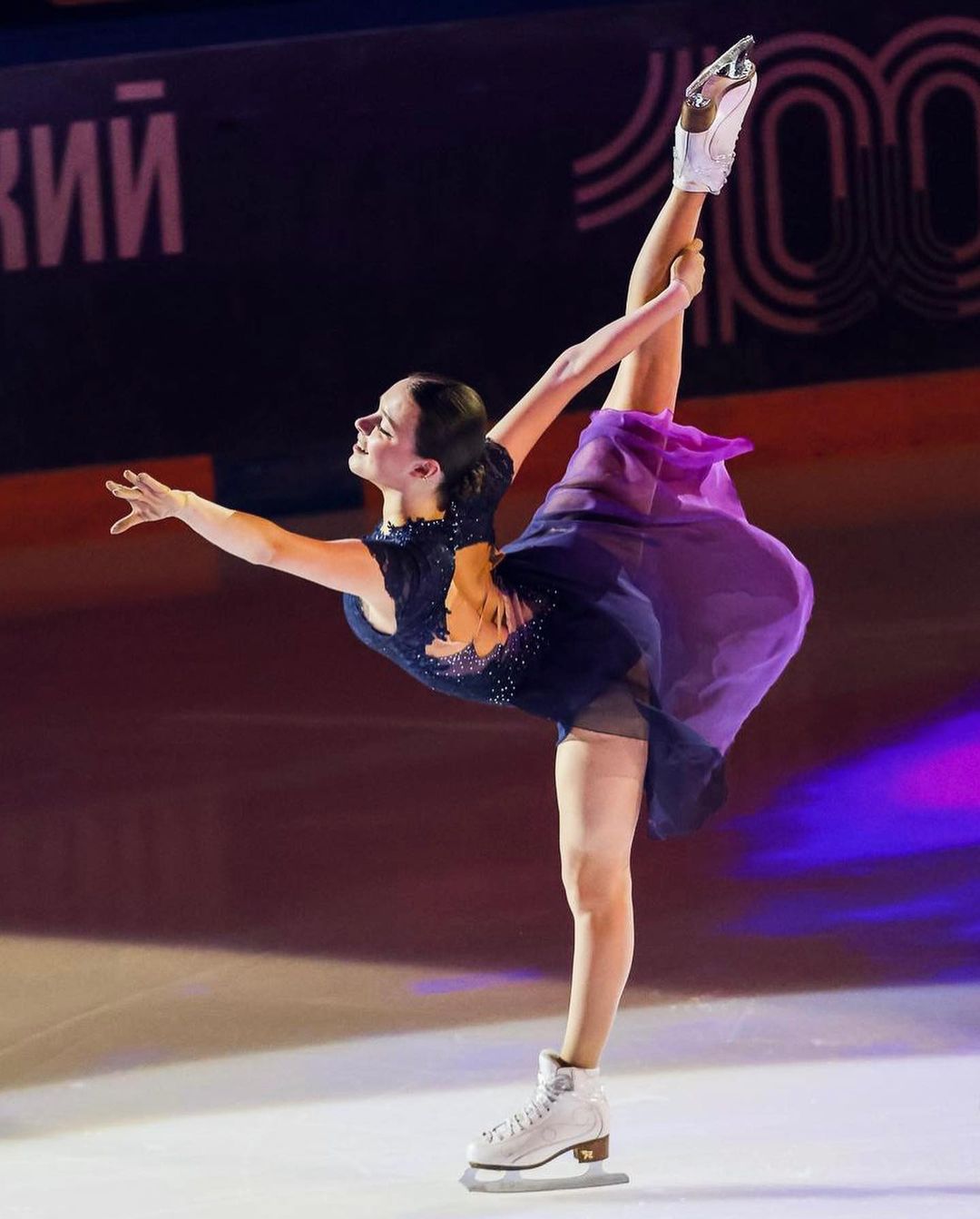 "Thiên thần trượt băng" người Nga gây xôn xao vì nhan sắc hoàn mỹ ở tuổi 19 - 3