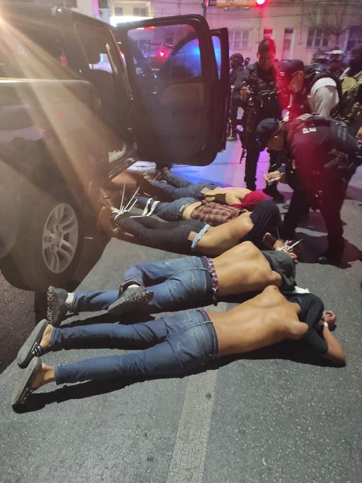 Mỹ cân nhắc huy động quân đội, băng đảng Mexico có động thái chuộc lỗi - 1