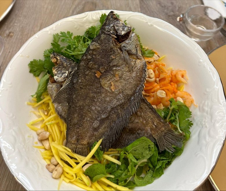 Chồng đại gia của Phan Như Thảo đãi hội sao giàu "bài ca tôm cá" ngon mê, đỉnh như siêu đầu bếp - 5