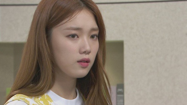 Đang mang thai con thứ 2, tôi sốc khi nghe được lời thì thầm của chị dâu với chồng mình - 1