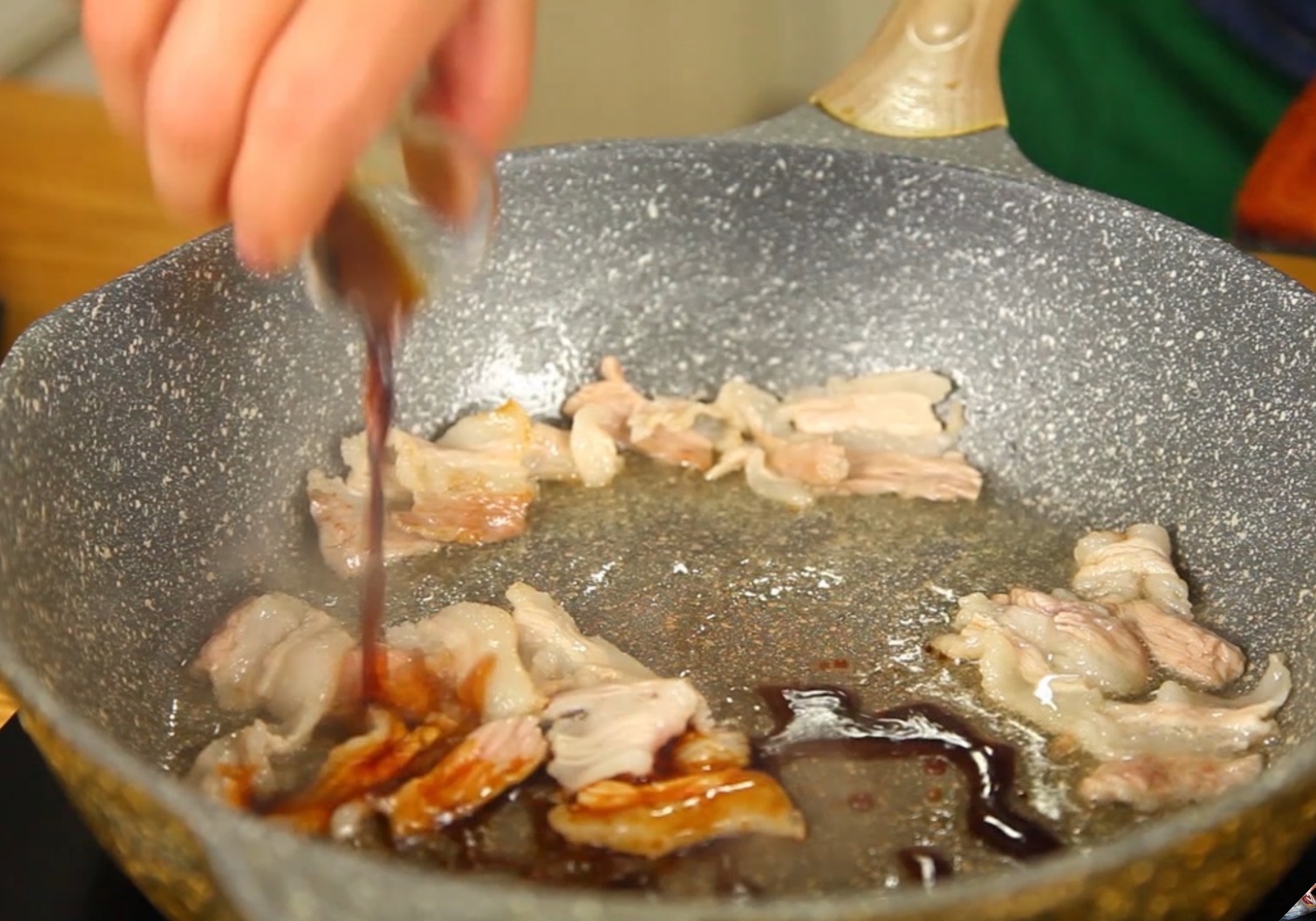 Mẹo rán đậu phụ ngoài vàng giòn, trong mềm ẩm, không bị nát nhờ làm thêm 1 bước đơn giản - 14