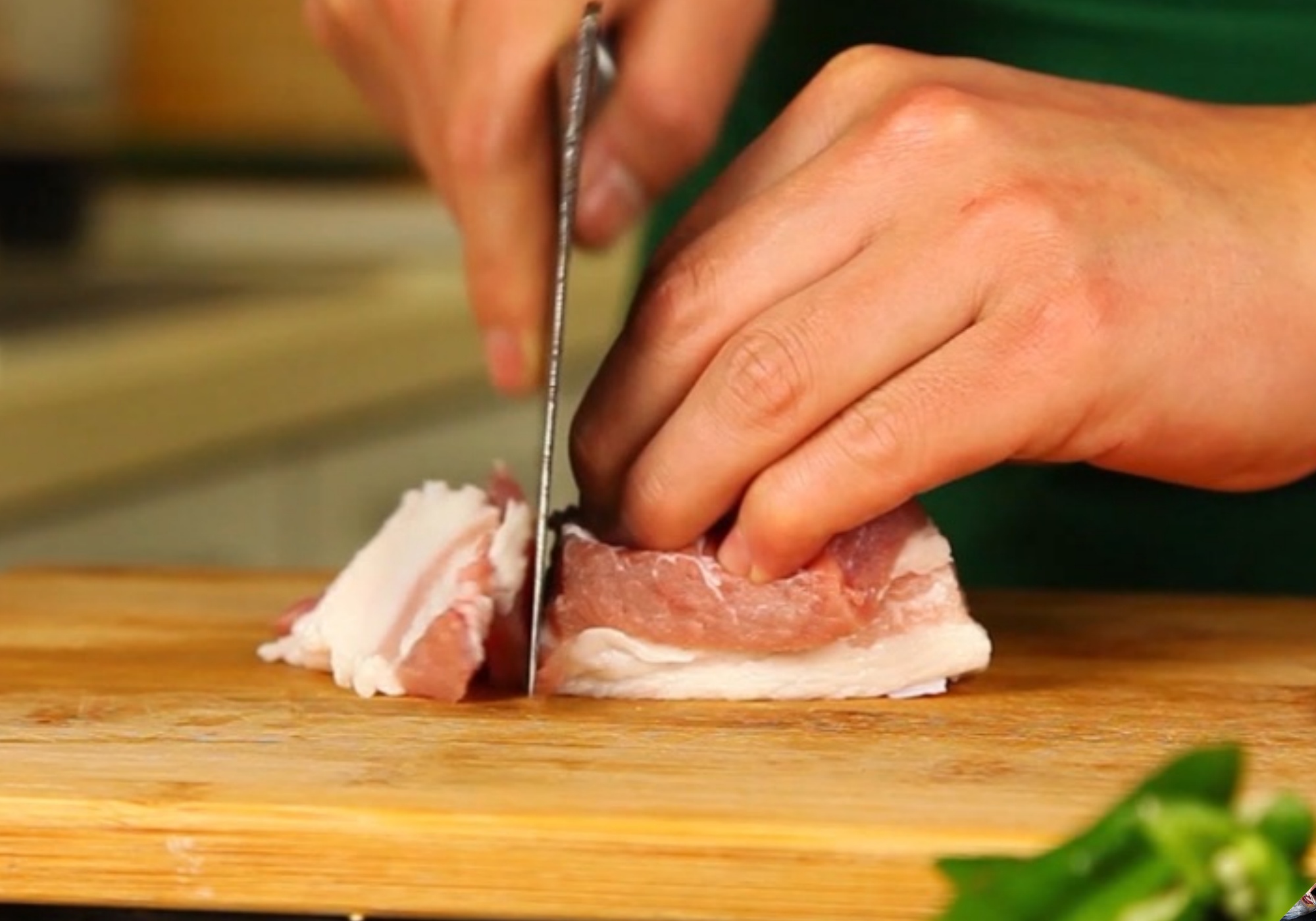 Mẹo rán đậu phụ ngoài vàng giòn, trong mềm ẩm, không bị nát nhờ làm thêm 1 bước đơn giản - 12