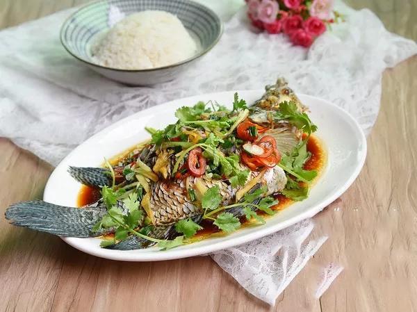 Ngâm cá trong nước này 2 phút rồi mới đem hấp sẽ thấy công dụng tuyệt vời, ai biết cũng vội học theo - 9