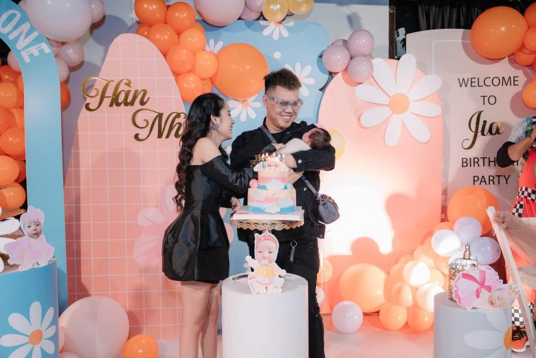 Mệt mỏi vì ốm nghén suốt thai kỳ, mẹ bầu vẫn quyết sinh thường, sau sinh giảm 12kg vì có quá nhiều sữa - 4