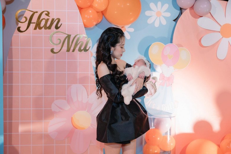 Mệt mỏi vì ốm nghén suốt thai kỳ, mẹ bầu vẫn quyết sinh thường, sau sinh giảm 12kg vì có quá nhiều sữa - 5