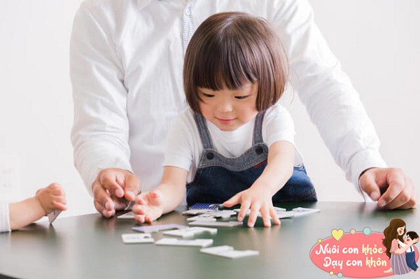 Trò chơi vận động cho trẻ 1 tuổi, con thông minh, hoạt bát hơn mỗi ngày - 4