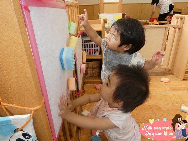 Trò chơi vận động cho trẻ 1 tuổi, con thông minh, hoạt bát hơn mỗi ngày - 8