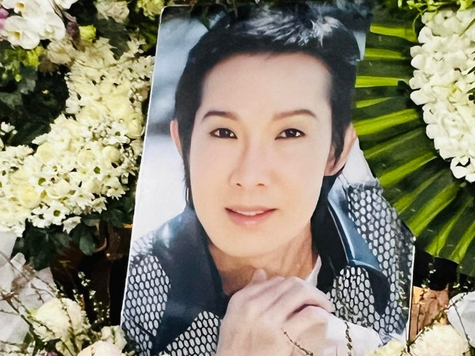 Nhiều phần mộ nghệ sĩ bị giẫm đạp, hư hỏng nặng sau lễ hạ huyệt của NS Vũ Linh - 4