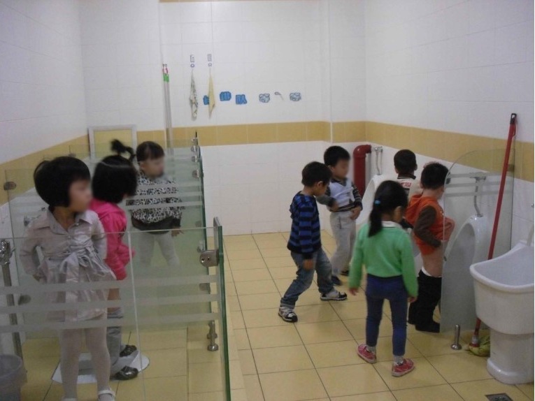 Cô giáo đăng ảnh khen học sinh tiếp thu bài rất tốt, phụ huynh xem xong đồng loạt đòi cho con nghỉ học - 2