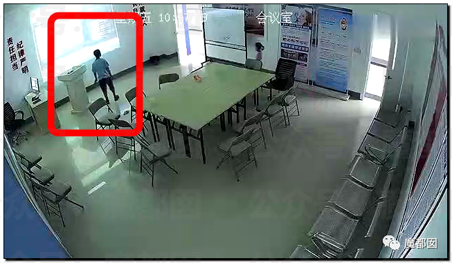 Con gái 4 tuổi bị gãy xương ở phòng khám răng, mẹ kiểm tra camera phát hiện hành động xấu của bé trai 10 tuổi làm với cô bé - 1