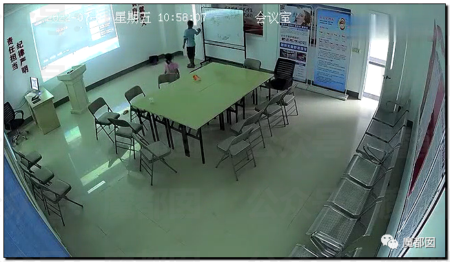 Con gái 4 tuổi bị gãy xương ở phòng khám răng, mẹ kiểm tra camera phát hiện hành động xấu của bé trai 10 tuổi làm với cô bé - 2