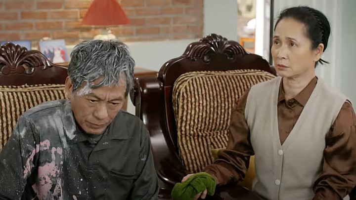 “Bất thình lình” với gia đình tam nam cùng cô con dâu ăn vạ hài nhất vịnh Bắc Bộ - 2