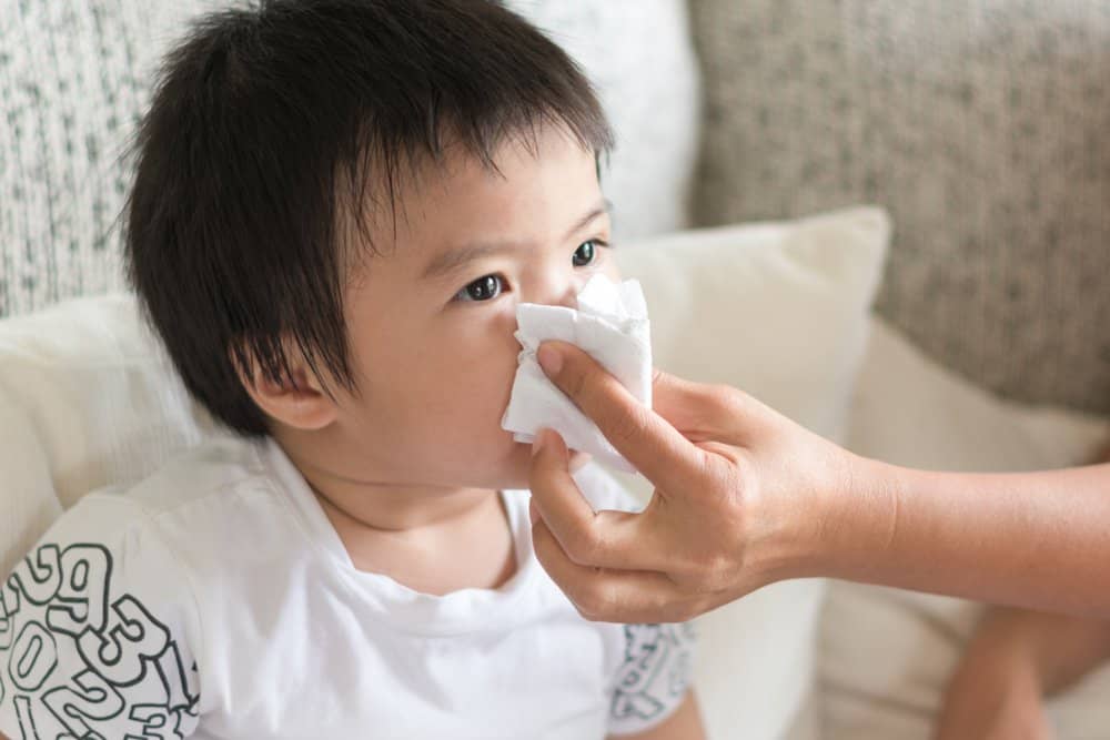 Trẻ nghẹt mũi kéo dài - biến chứng nguy hiểm không thể chủ quan - 1