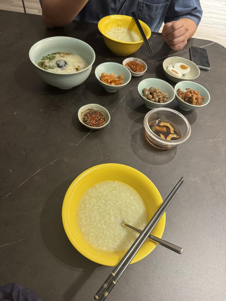 Hari Won khoe "bữa ăn hạnh phúc" cùng chồng, không ngờ là món ăn dân dã mà "nàng dâu tỷ phú" cũng mê - 1