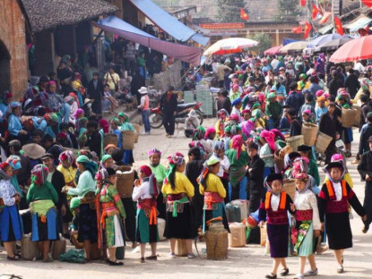Văn thơ - Một Khau Vai số phận