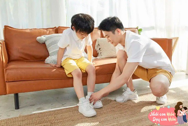 Trẻ biết buộc dây giày lúc mấy tuổi cũng cho thấy trí não phát triển nhanh hay chậm, bố mẹ đừng xem nhẹ - 3