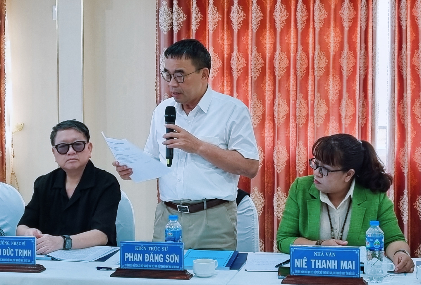 Hội nghị Đoàn Chủ tịch Liên hiệp các Hội Văn học nghệ thuật Việt Nam lần thứ 10 - 4