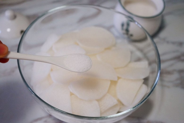 Củ cải vào mùa, đem ngâm chua ngọt giòn sần sật chống ngán cực tốt - 3