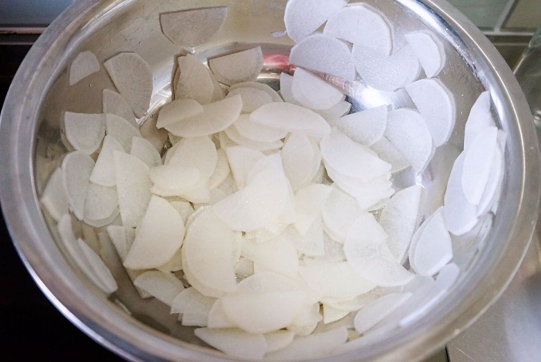 Củ cải vào mùa, đem ngâm chua ngọt giòn sần sật chống ngán cực tốt - 4