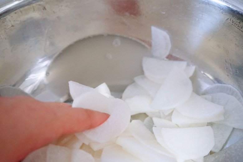 Củ cải vào mùa, đem ngâm chua ngọt giòn sần sật chống ngán cực tốt - 5