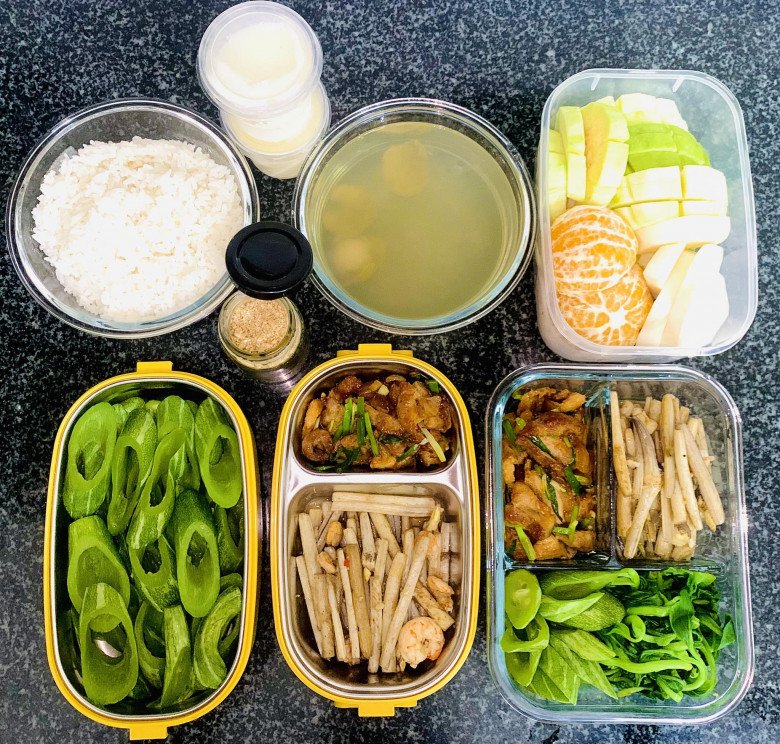 Chồng nhà người ta cơm nước tận giường chăm vợ tụ dịch màng nuôi, sáng dậy sớm nấu cơm cho vợ bầu mang đi làm - 3