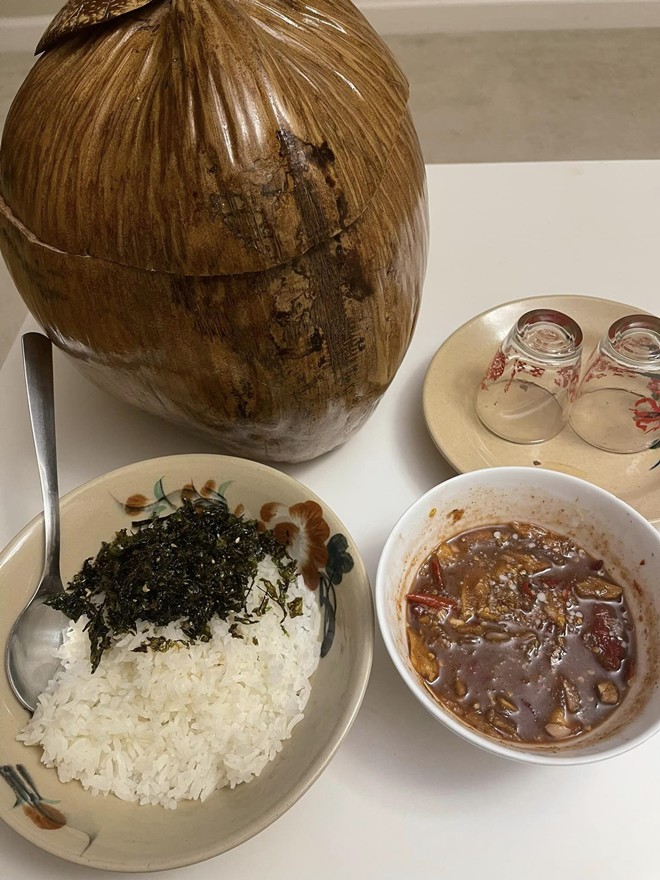 Sau đám cưới lần 3, HH Diễm Hương đăng bữa cơm đơn sơ ở xứ người, đáp ngay khi bị nói ăn giống Trang Trần - 6