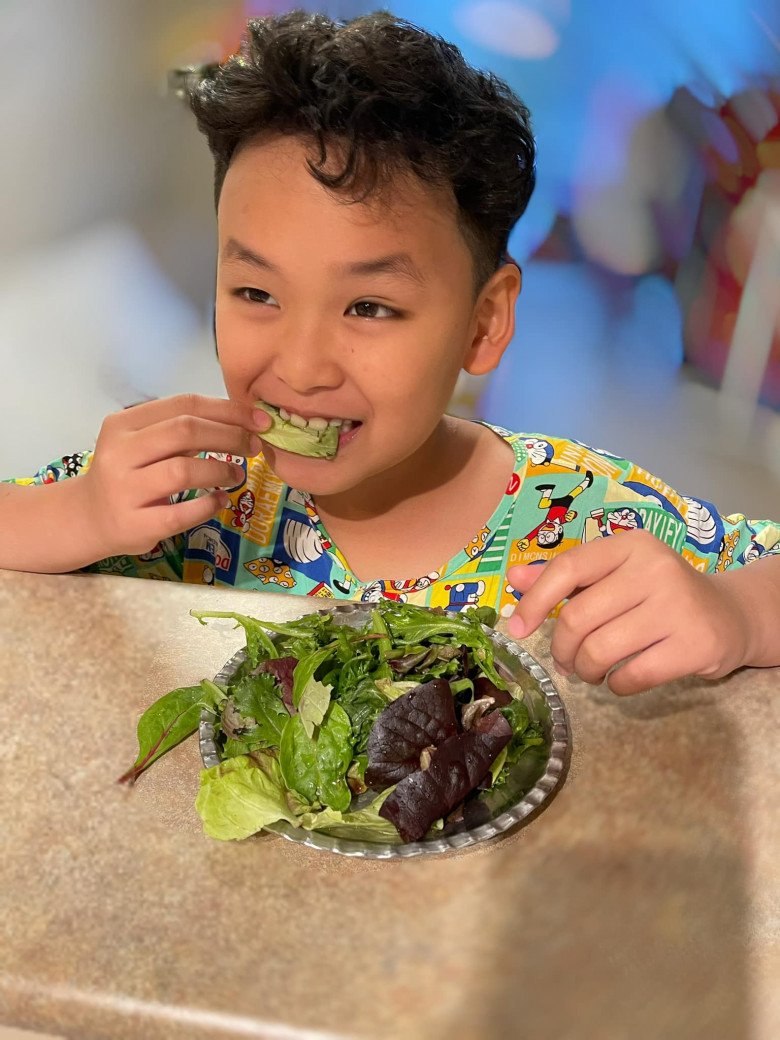 Sau đám cưới lần 3, HH Diễm Hương đăng bữa cơm đơn sơ ở xứ người, đáp ngay khi bị nói ăn giống Trang Trần - 3