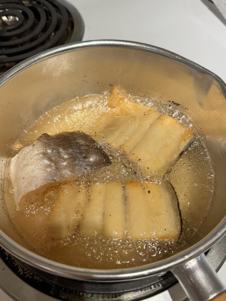 Sau đám cưới lần 3, HH Diễm Hương đăng bữa cơm đơn sơ ở xứ người, đáp ngay khi bị nói ăn giống Trang Trần - 4