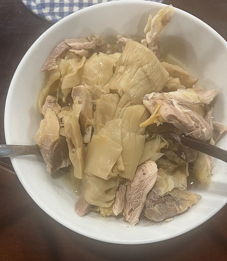 Mẹ ruột Xuân Bắc cùng con dâu quây quần gói bánh chưng ở quê, vợ chăm chia sẻ món ngon chuẩn vị Tết - 16