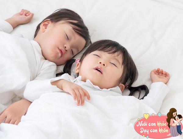Khi trẻ có 3 hành vi này, bố mẹ đừng ngần ngại cho con ngủ riêng ngay - 6