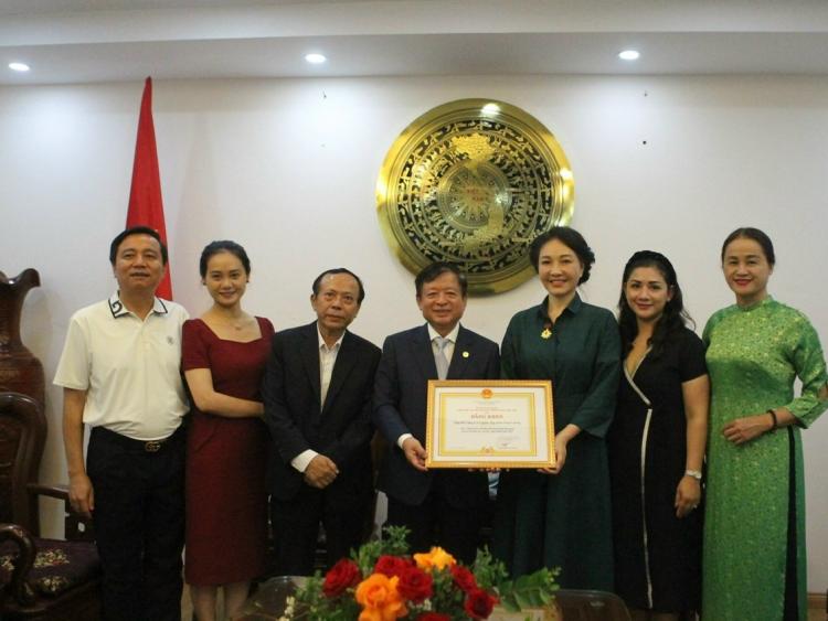 Tập đoàn Nam Cường nhận bằng khen của Liên hiệp các Hội Văn học nghệ thuật Việt Nam