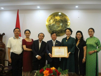 Tin liên hiệp VHNT - Tập đoàn Nam Cường nhận bằng khen của Liên hiệp các Hội Văn học nghệ thuật Việt Nam