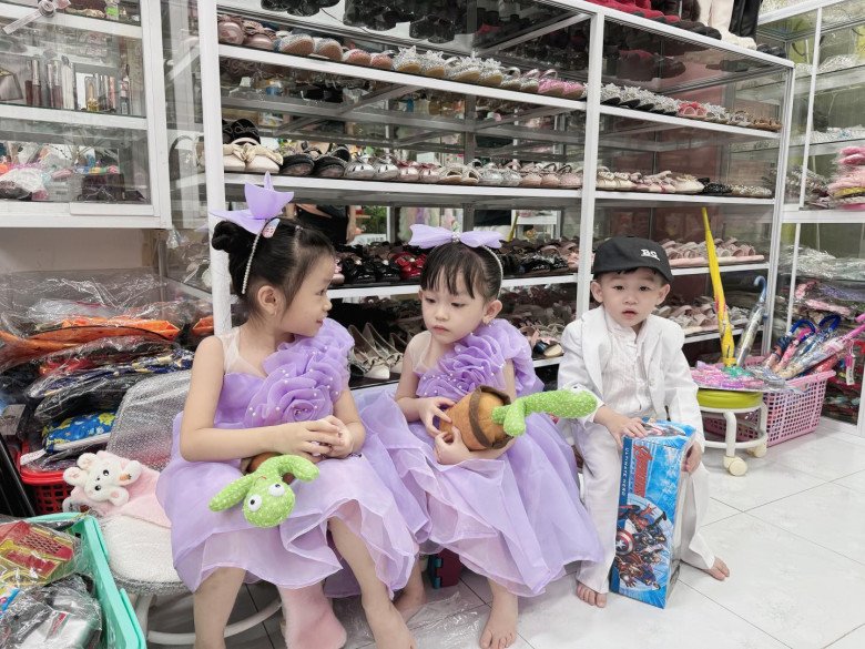 "Cô Tiên miền Tây" 27 tuổi sở hữu "gia tài" là 3 con và anh chồng điểm 10, càng đẻ lại càng đẹp - 5