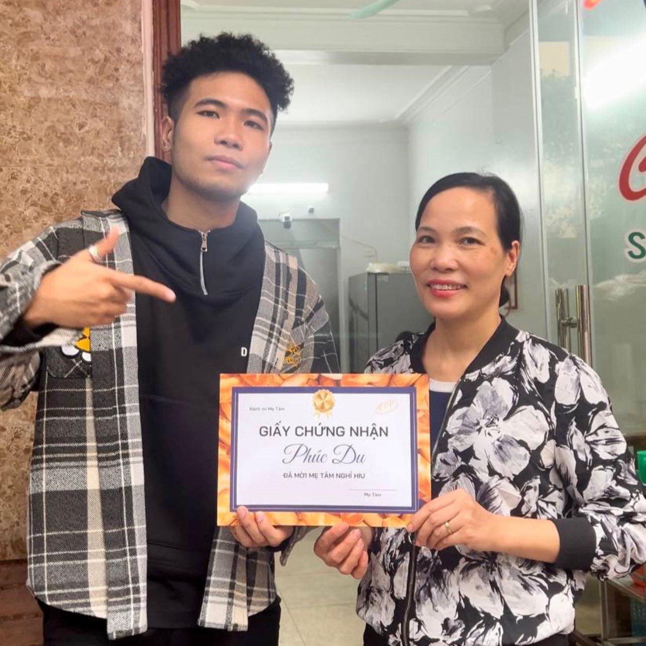 Ước mơ "mời mẹ nghỉ hưu" của rapper Phúc Du - 3