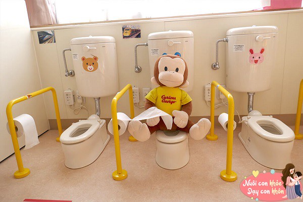 Nhà vệ sinh trường học sạch bong nhưng trẻ vẫn không muốn đi đại tiện, giáo viên sẽ không nói nhưng phụ huynh cần biết lý do - 5