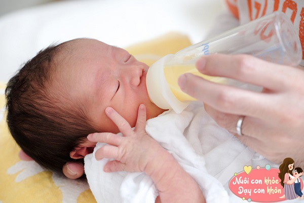 Không hẳn trẻ sơ sinh bú sữa xong không ngủ do vẫn đói: Dấu hiệu nhận biết bé bú đủ và cách giúp con ngủ sau khi bú - 2