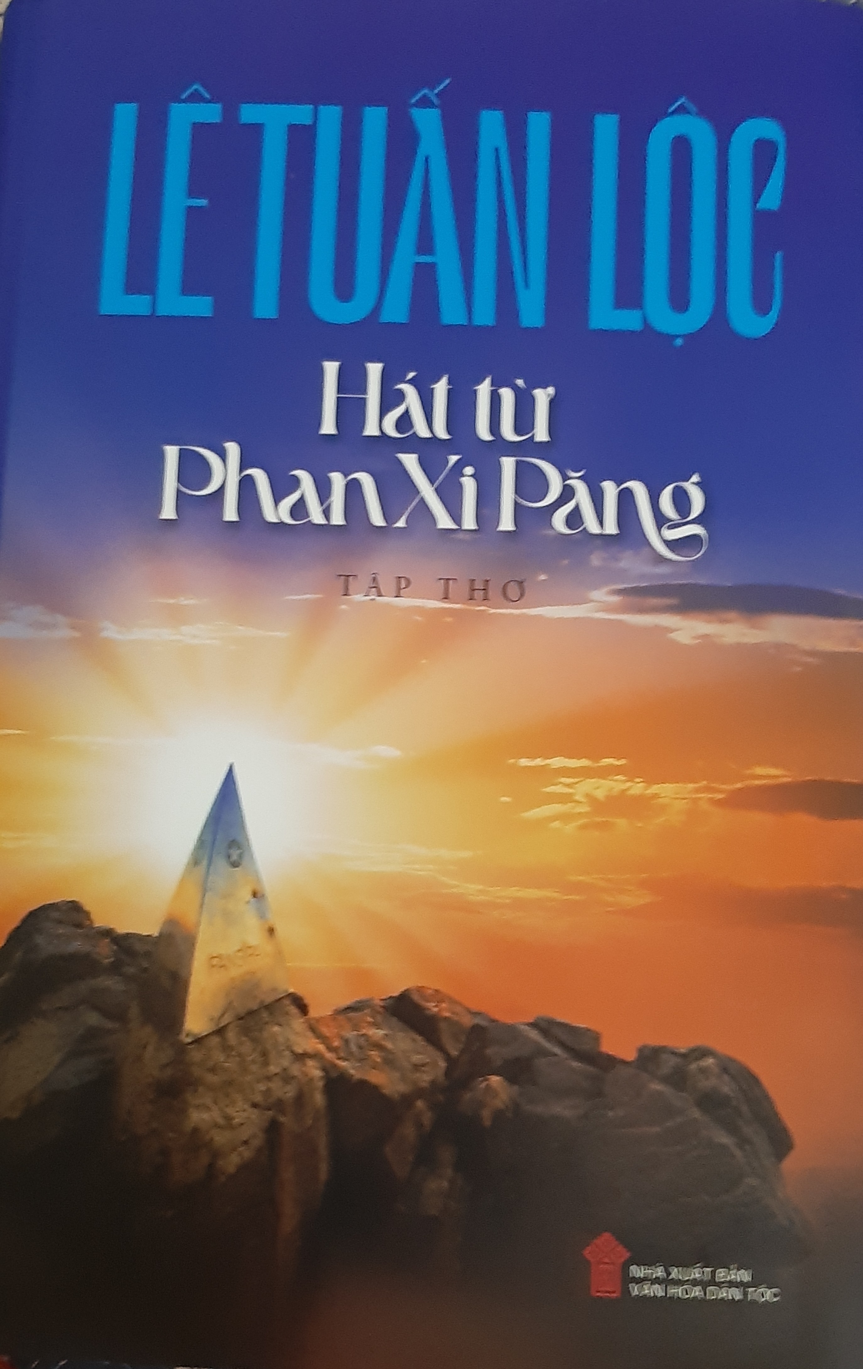 Đôi điều cảm nhận về tập thơ “Hát từ Phan Xi Păng” - 1
