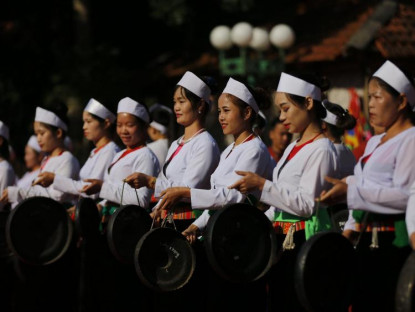 Bạn đọc - Vài nét tương đồng trong sự tiếp biến giao lưu văn hóa Việt - Mường ở Hòa Bình