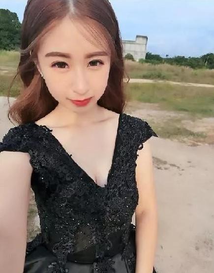 Mẹ xinh như hot girl khoe bụng bị rạn chằng chịt sau sinh khiến nhiều người giật mình - 1