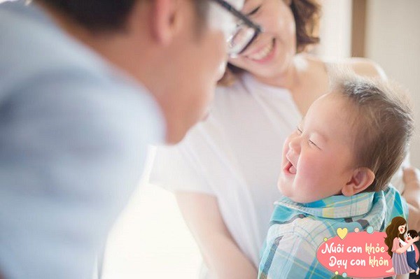 Bé tập nói thường gọi "bố" trước chứ không phải "mẹ", lý do rất thuyết phục mẹ nghe xong cũng đừng buồn - 2