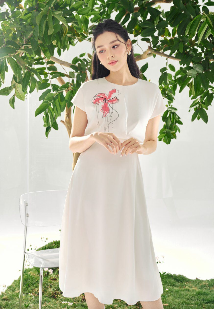 Á hậu Tường San đẹp như nàng thơ, gợi ý loạt váy áo nữ tính cho ngày hè - 2