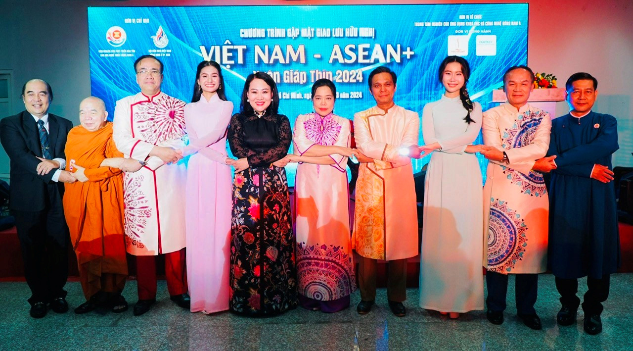 Giao lưu Việt Nam – ASEAN+ “tăng cường kết nối và khả năng phục hồi” - 1