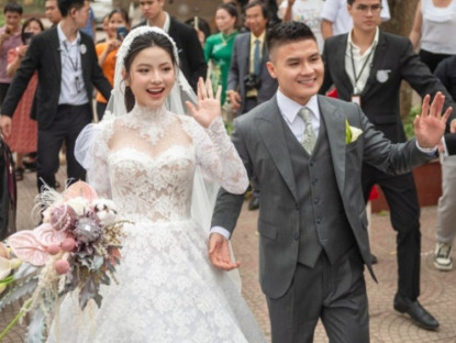 Giải trí - Đám cưới Quang Hải: Cô dâu bước xuống từ siêu xe Rolls Royce, chú rể bảnh bao phong độ